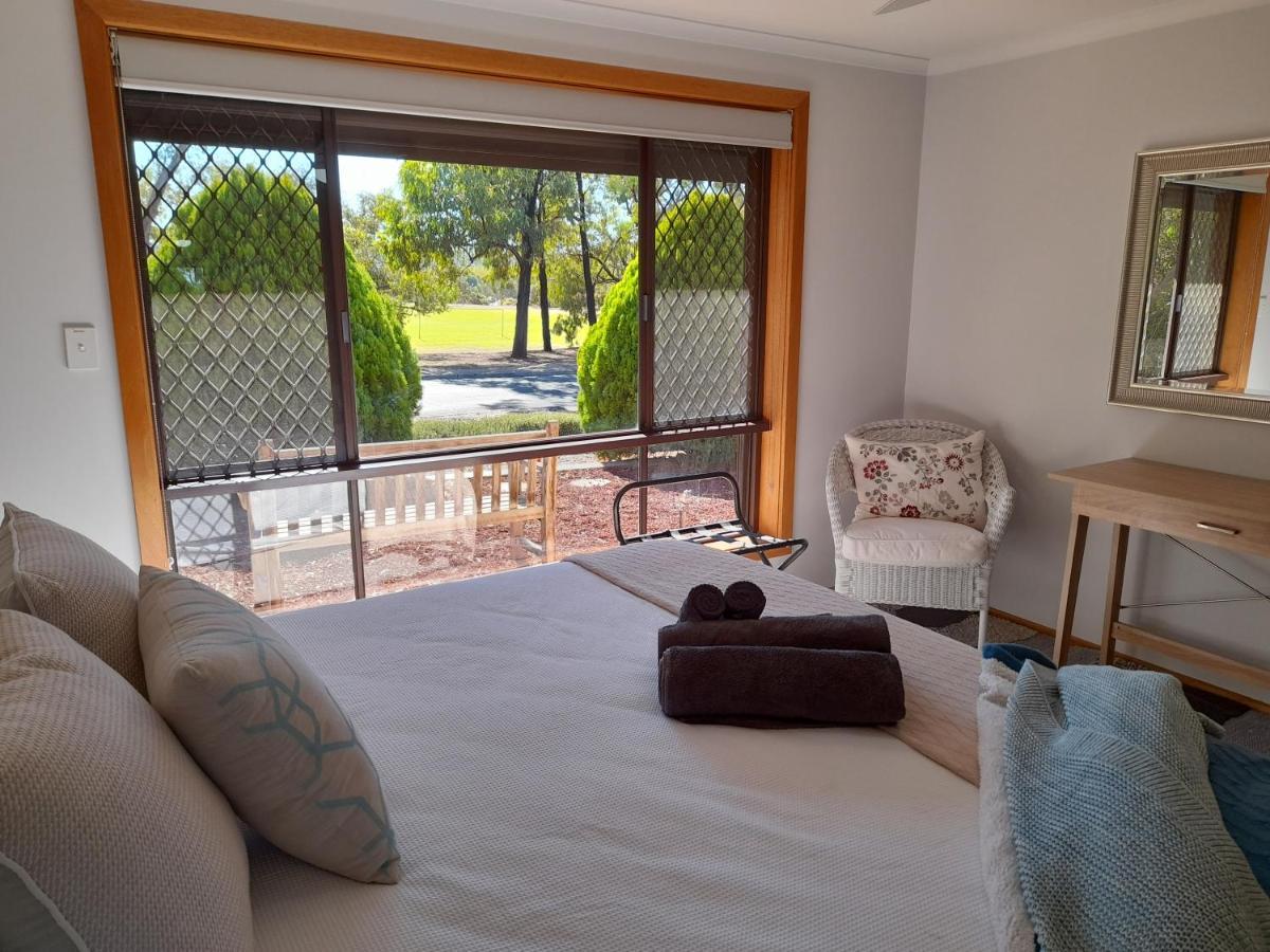 3 Pears On The Park Mclaren Vale Villa Exterior photo